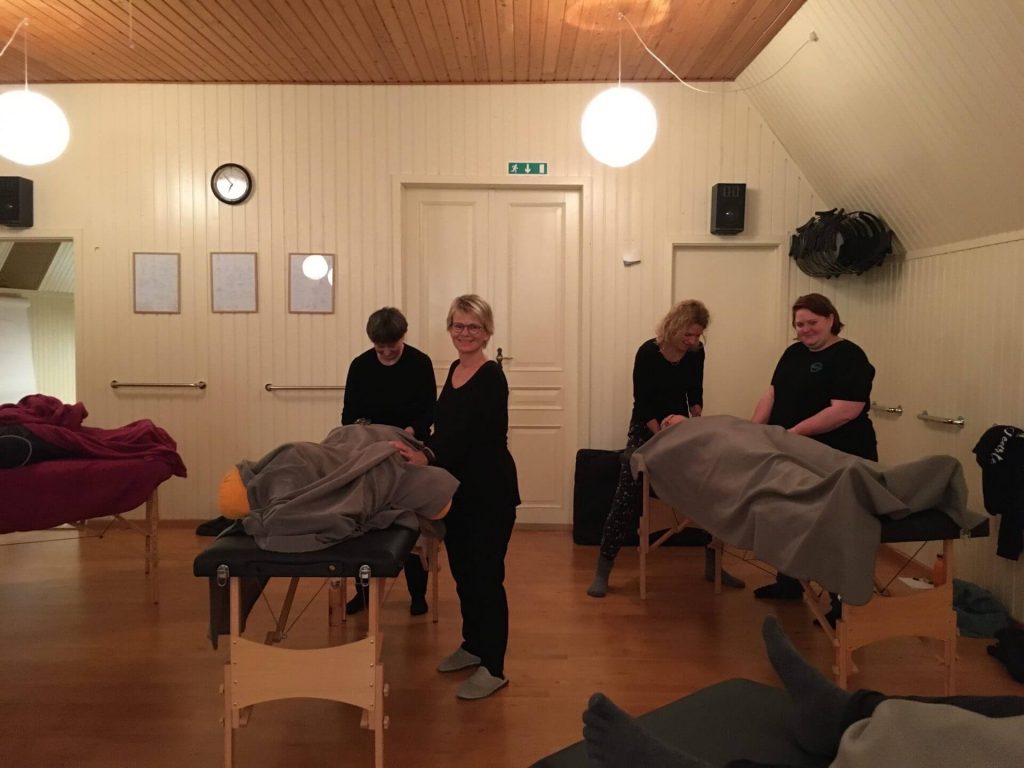 Bindevævsmassage-hold-2019-kolibri-Qigong2