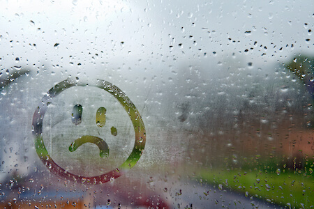 sur smiley tegnet på rude