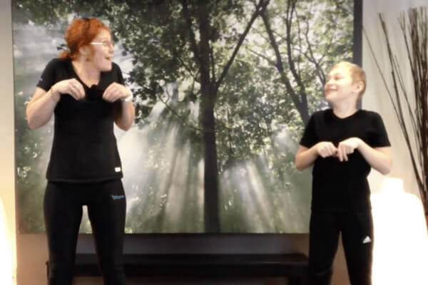 qigong-vibeke-son Malte og mor laver Qigong